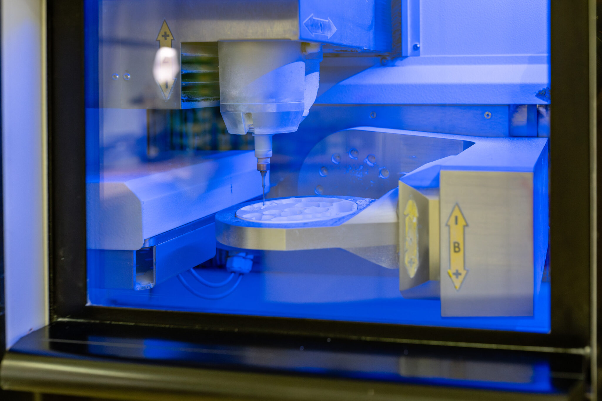 Bild einer Fräse im Labor.